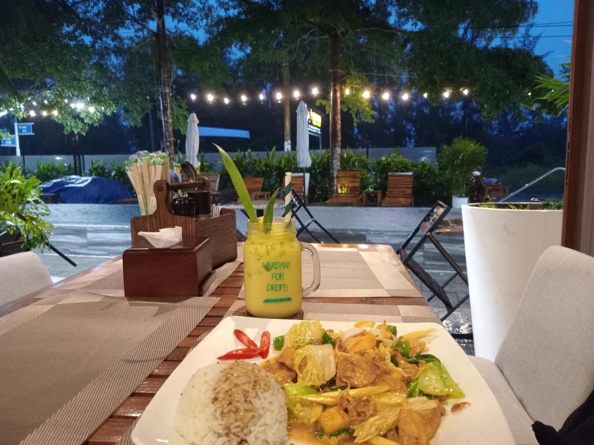 Hoi An Ocean Front Hotel Екстер'єр фото